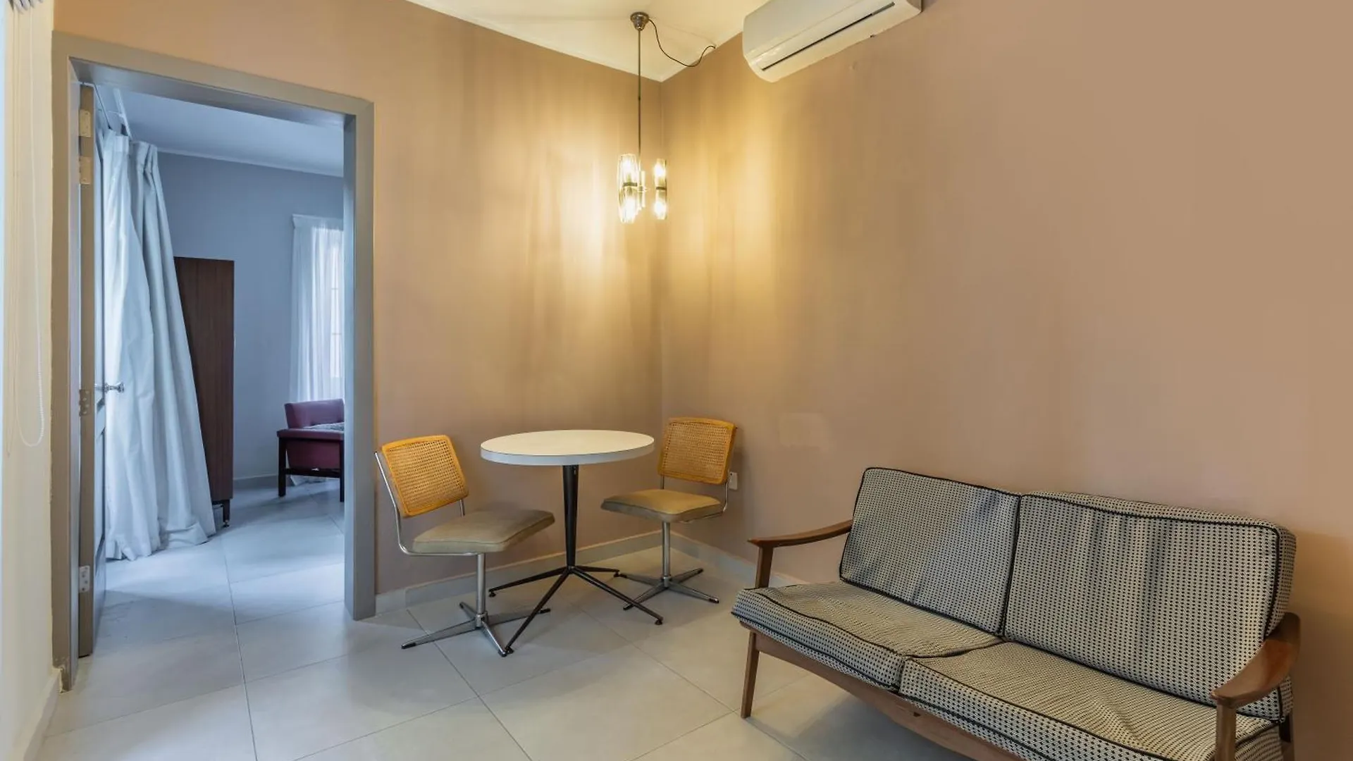 Stylish Retro Suites Il-Furjana Apartmán