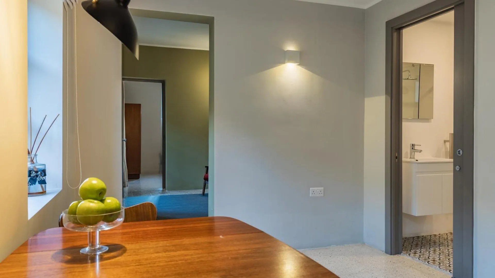 Stylish Retro Suites Il-Furjana Apartment