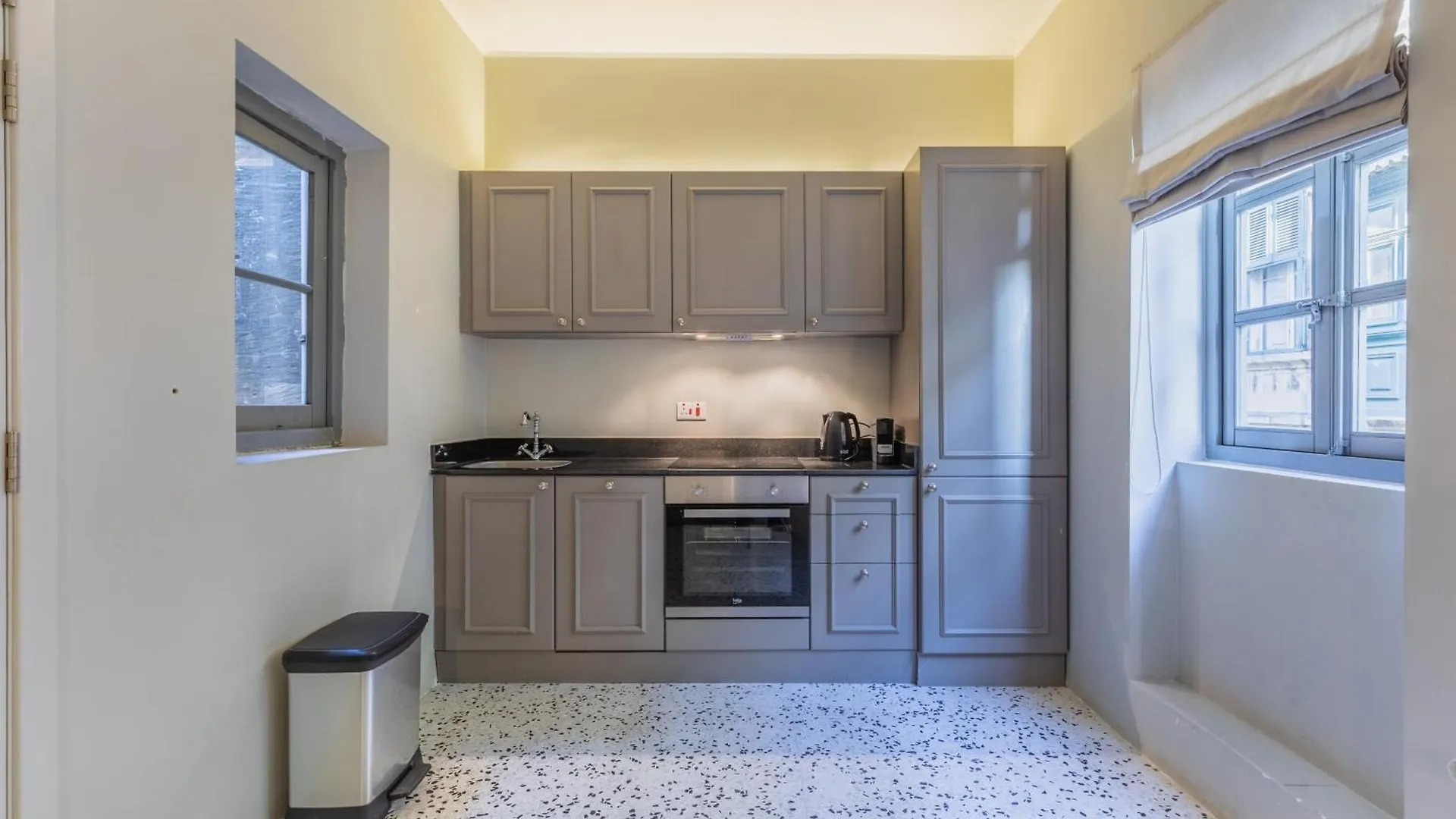 Stylish Retro Suites Il-Furjana Apartmán